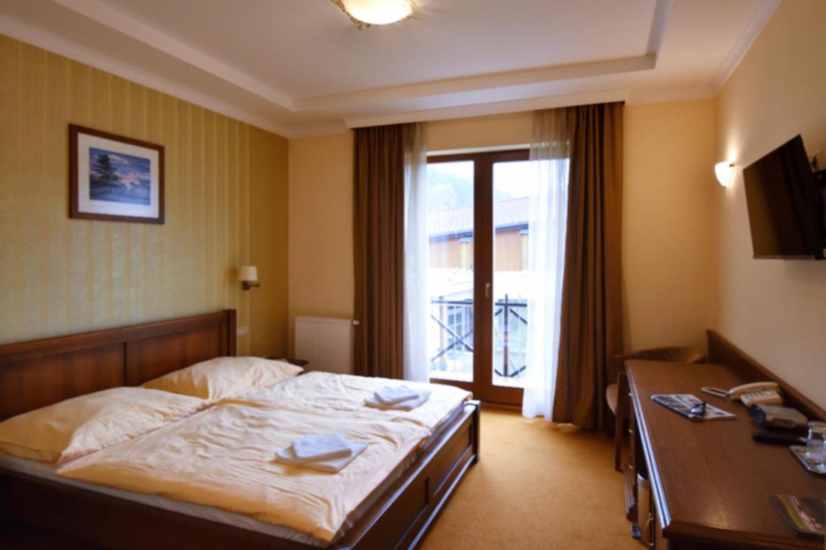 Country Saloon Bela Hotel Room photo
