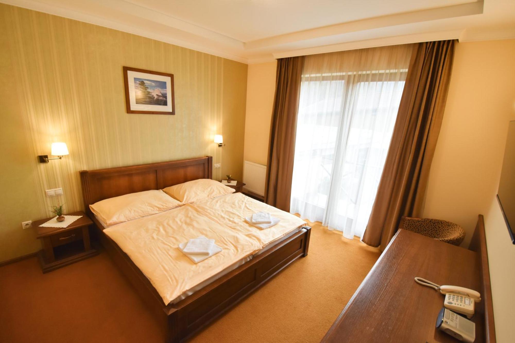 Country Saloon Bela Hotel Room photo