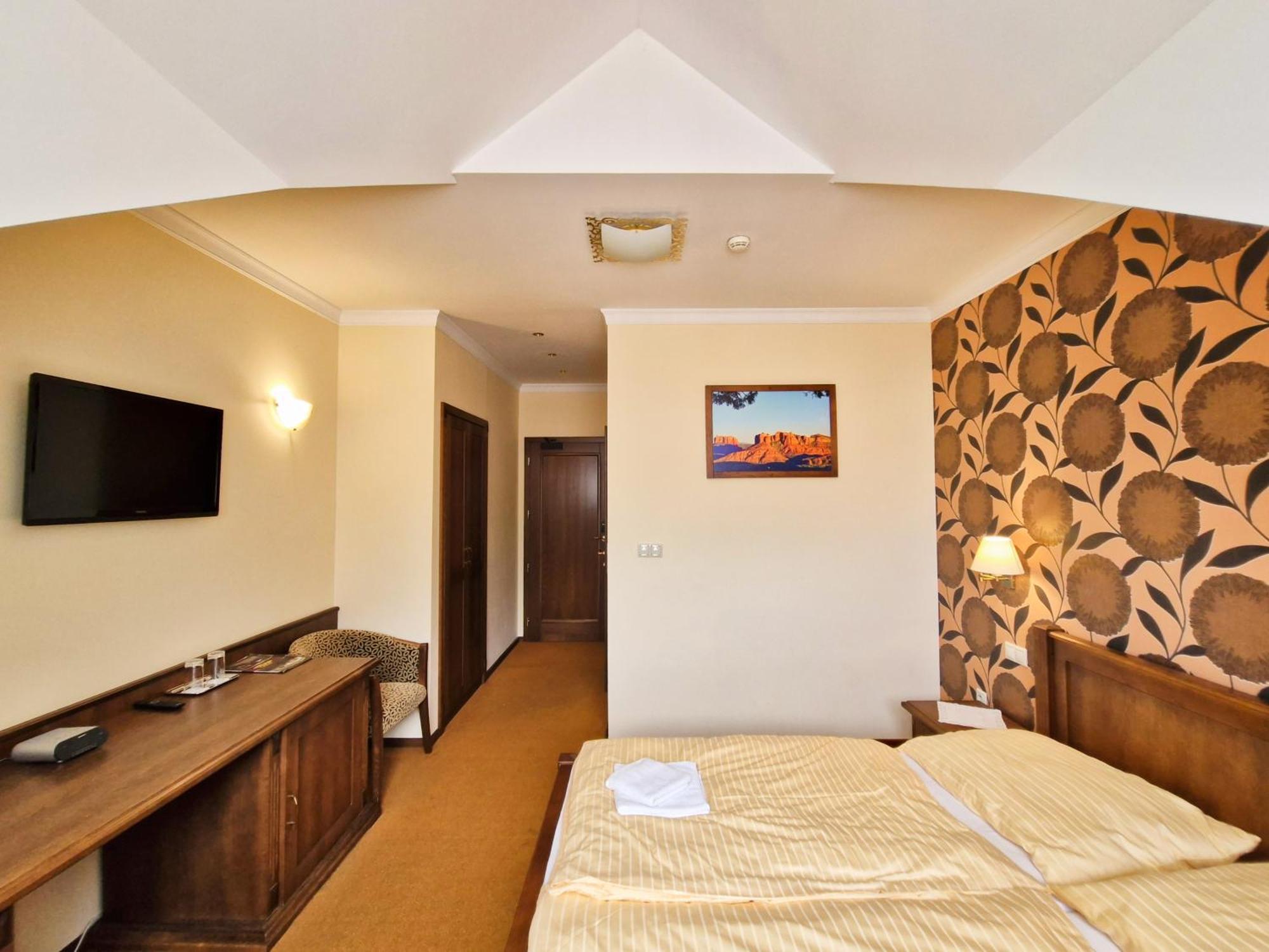 Country Saloon Bela Hotel Room photo