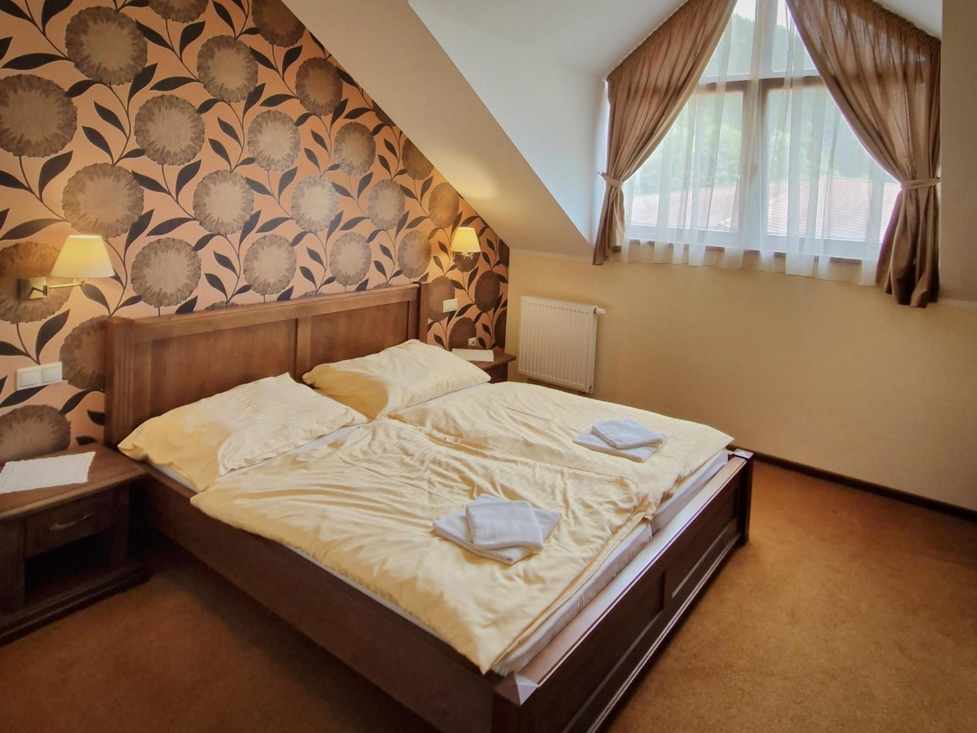 Country Saloon Bela Hotel Room photo