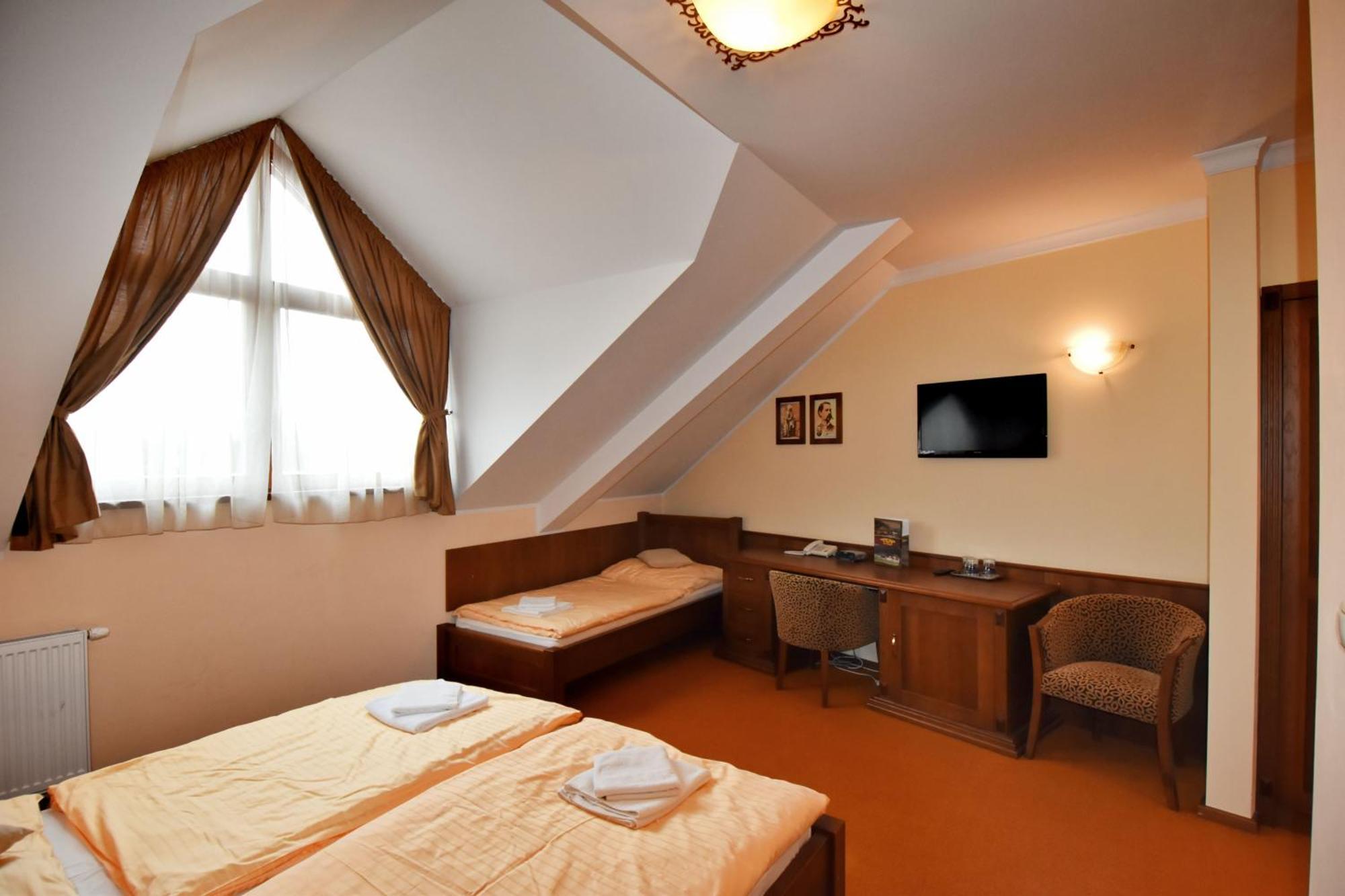 Country Saloon Bela Hotel Room photo