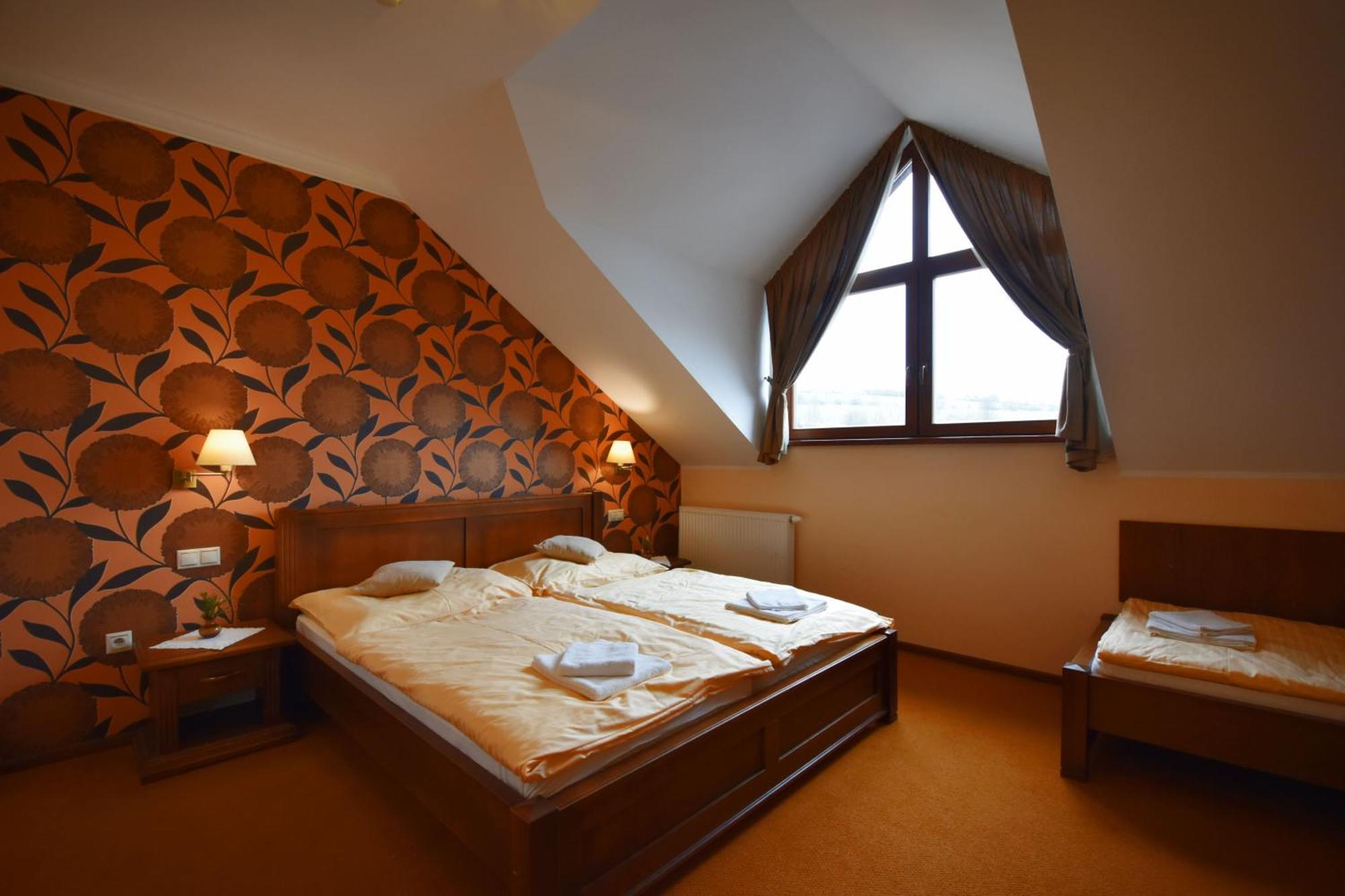 Country Saloon Bela Hotel Room photo